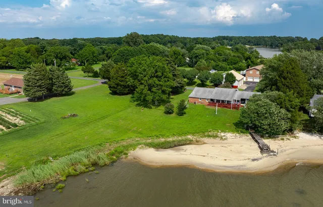 $420,000 | 20395 Bowles Road, Coltons Point, MD 20626