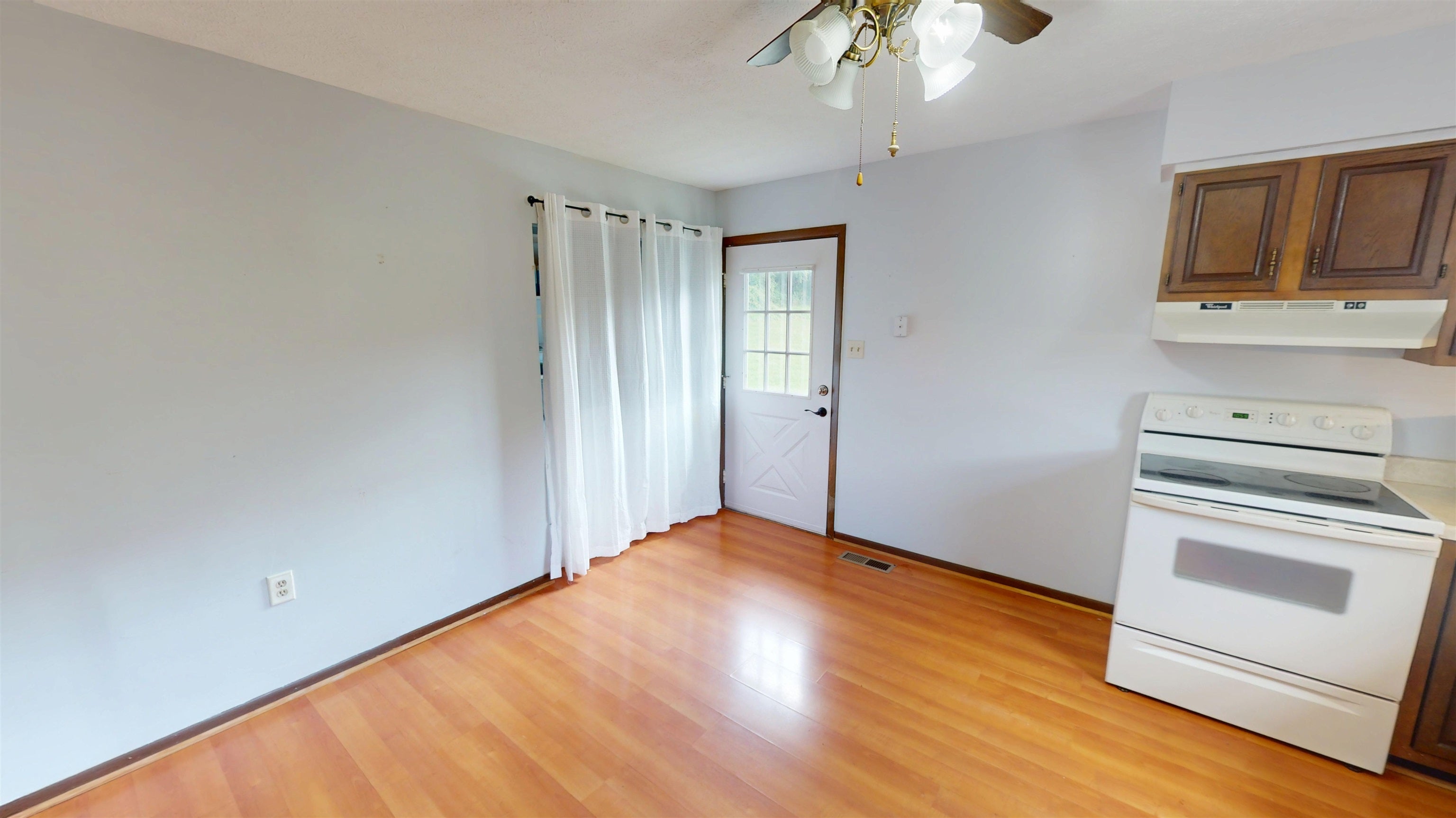 2152 Johnstown Road Huntington, WV 25701 - Photo 8 of 21 Gallery Image 8