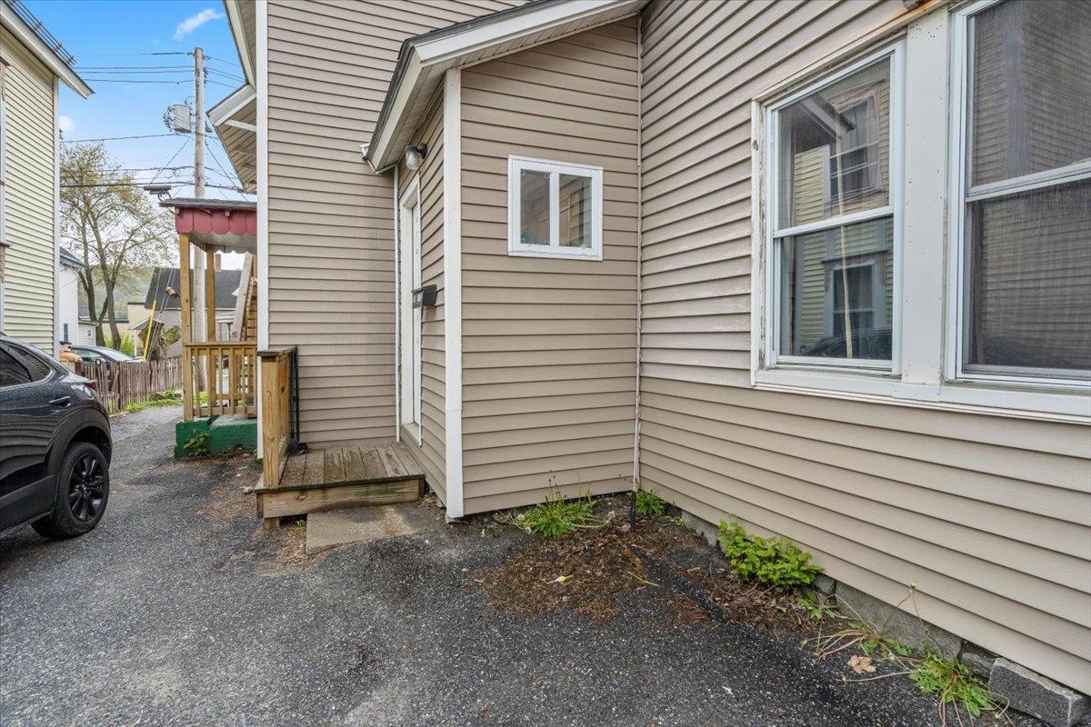 91 Summer Street Barre, VT 05641 - Photo 4 of 15