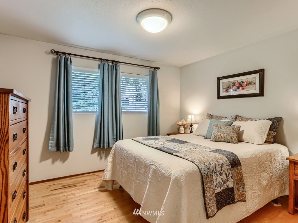 10420 Northeast 189th Street Bothell, WA 98011 - Photo 13 of 28 Gallery Image 13