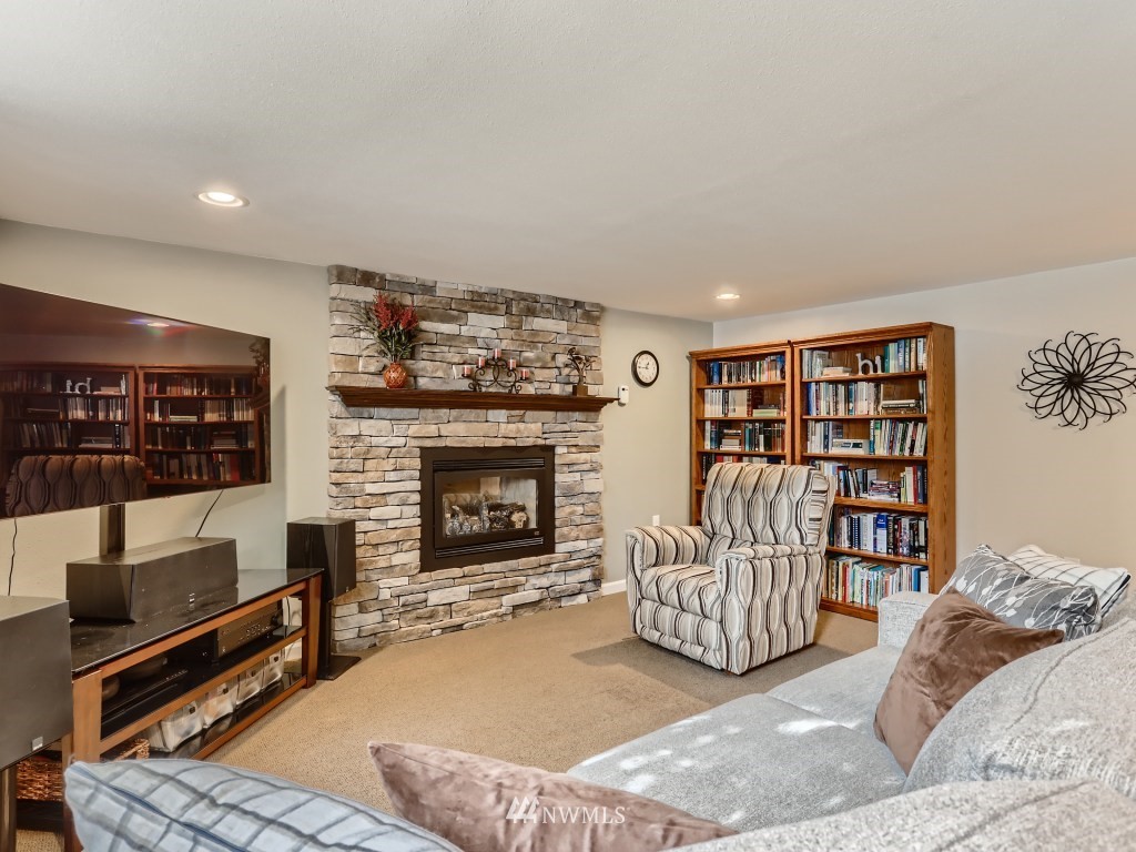 10420 Northeast 189th Street Bothell, WA 98011 - Photo 18 of 28 Gallery Image 18