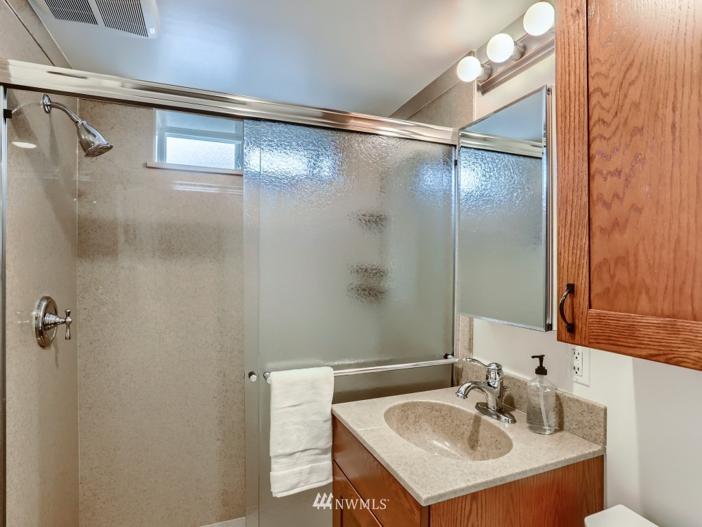 10420 Northeast 189th Street Bothell, WA 98011 - Photo 21 of 28 Gallery Image 21