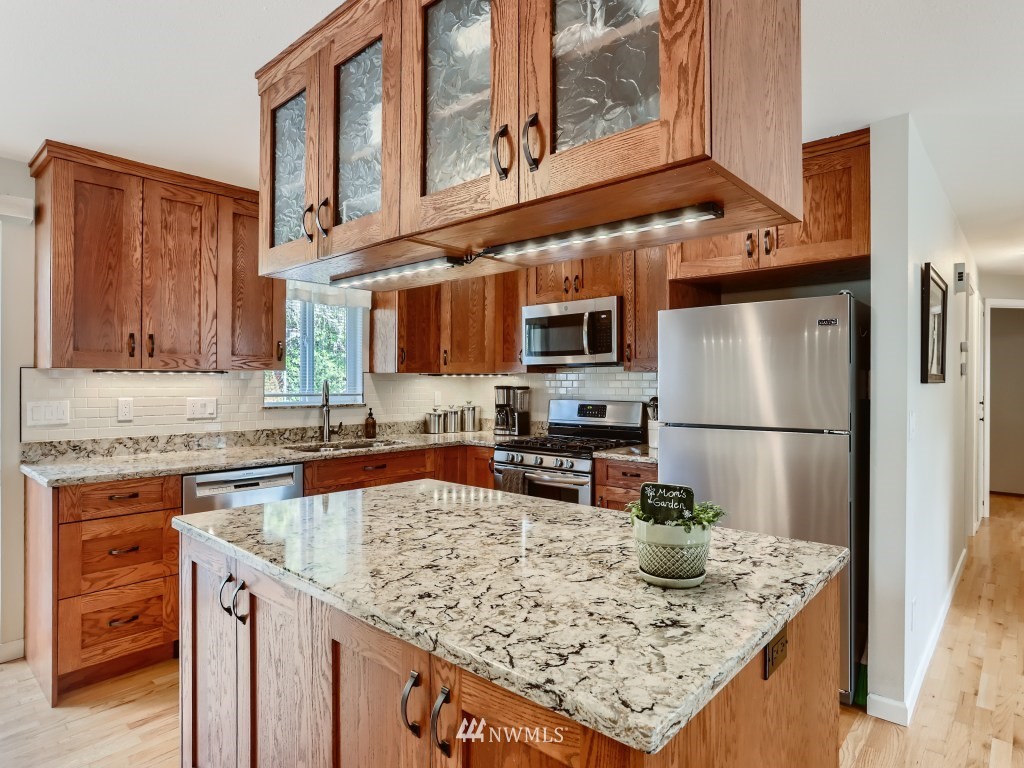10420 Northeast 189th Street Bothell, WA 98011 - Photo 8 of 28 Gallery Image 8
