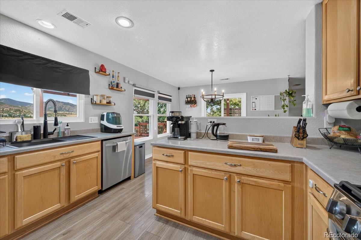 9727 Marmot Ridge Circle Littleton, CO 80125 - Photo 12 of 28