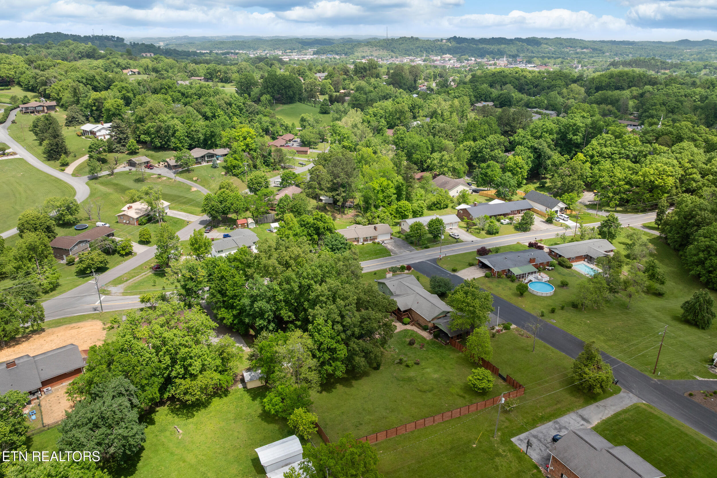 310 Hollywood Circle Sevierville, TN 37862 - Photo 28 of 29 310 hollywood circle-28