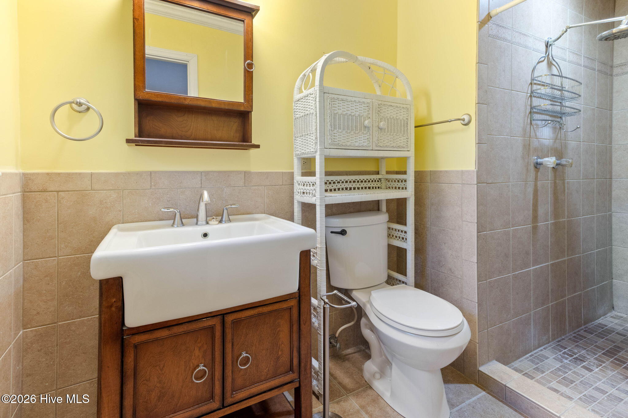 2022 Airport Road Elizabethtown, NC 28337 - Photo 18 of 47 With Large Shower