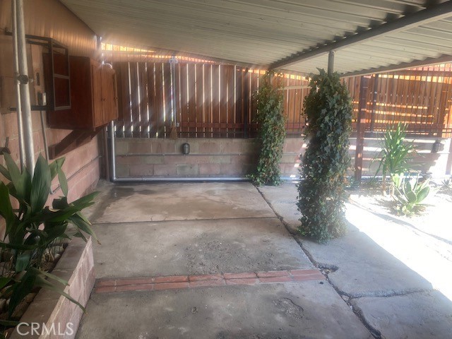2701 Berkeley Street Bakersfield, CA 93305 - Photo 20 of 58 a entryway view with outdoor space