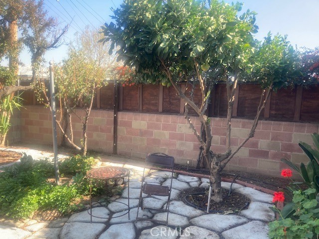 2701 Berkeley Street Bakersfield, CA 93305 - Photo 35 of 58 a view of a backyard