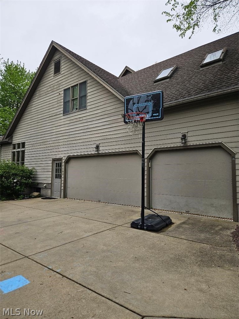 8615 Raintree Run Youngstown, OH 44514 - Photo 3 of 47