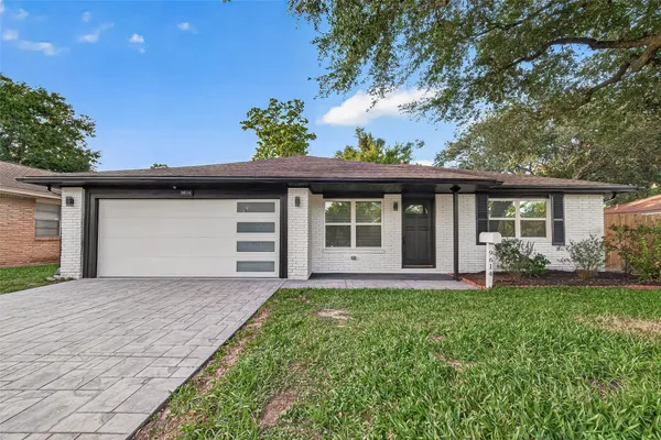 $2,800 | 9614 Hammerly Boulevard, Houston, TX 77080