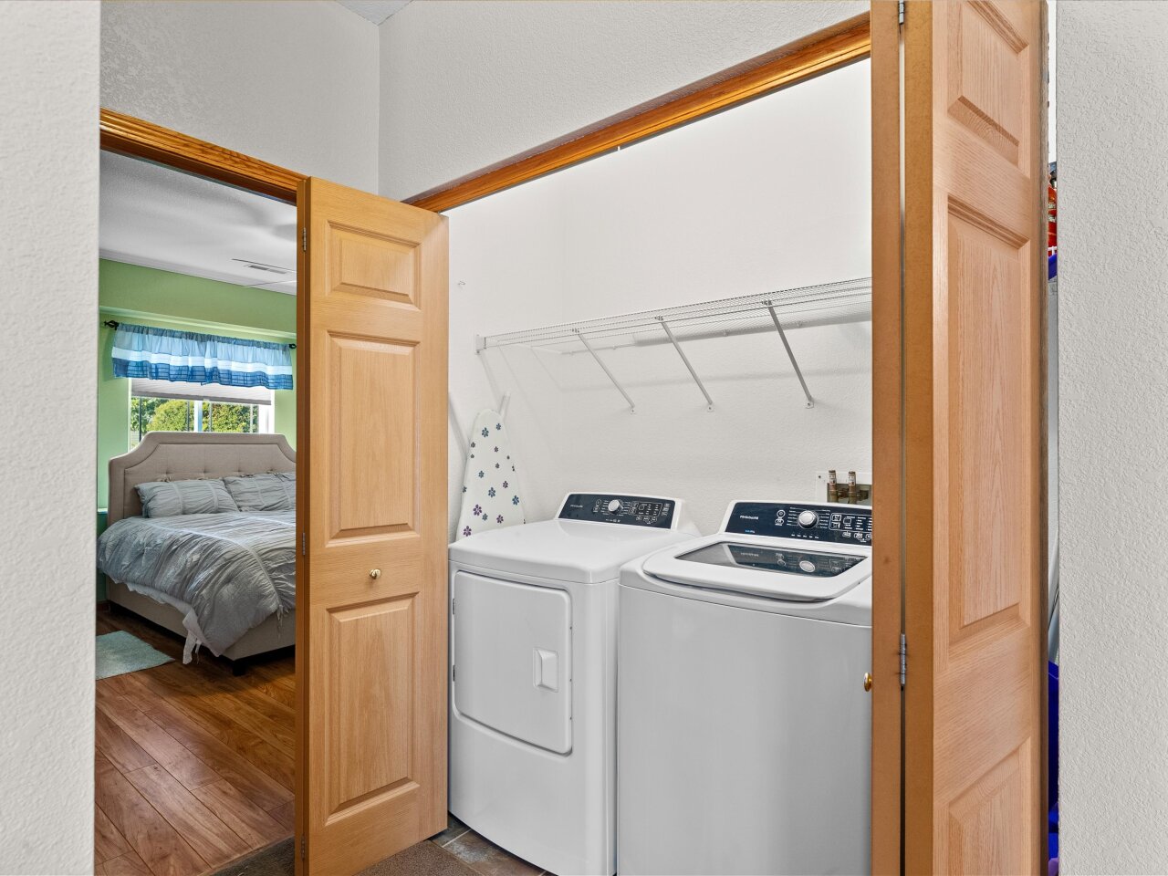 4026 Hazelnut Court Sheboygan, WI 53081 - Photo 16 of 20 Laundry