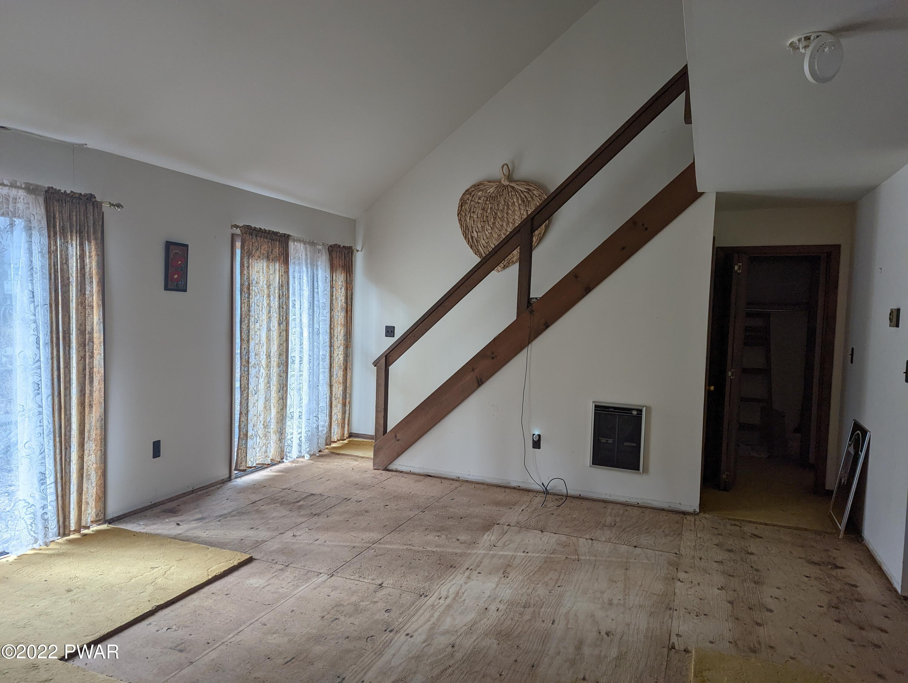 108 Blue Gill Road Milford, PA 18337 - Photo 11 of 27 PXL_20221125_163450630