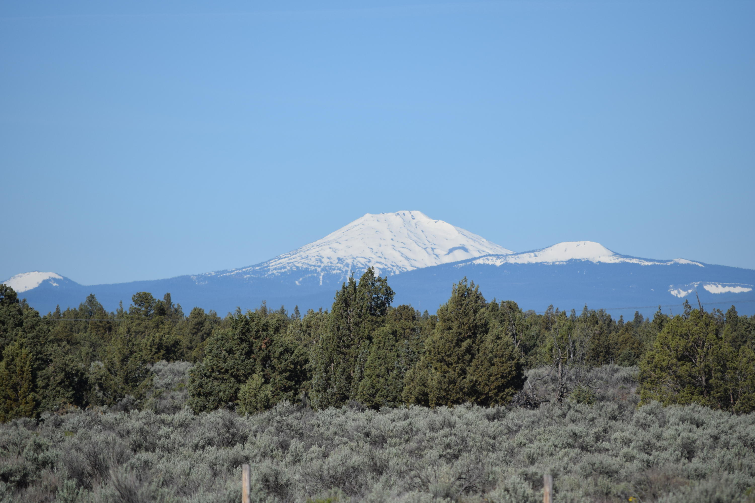 386 Southwest Ranchview Court Powell Butte, OR 97753 - Photo 4 of 23 DSC_1140