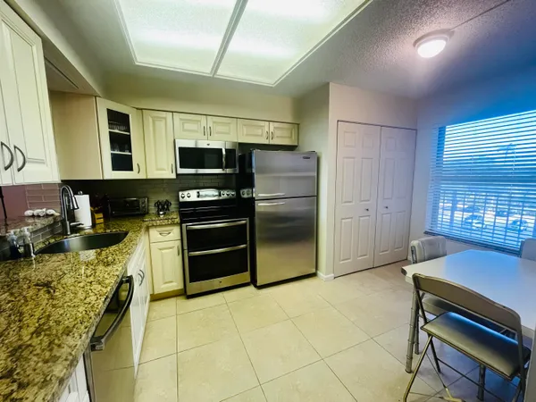 $1,700 | 14623 Bonaire Boulevard, Unit 401, Delray Beach, FL 33446