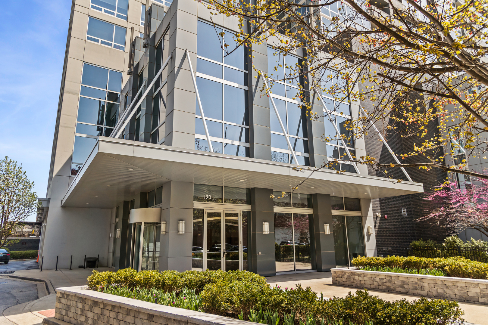 1901 South Calumet Avenue, Unit 2712 Chicago, IL 60616 - Photo 2 of 39 front view of a building