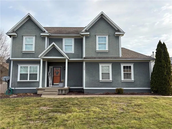 $395,000 | 1200 North 1st Street East, Louisburg, KS 66053