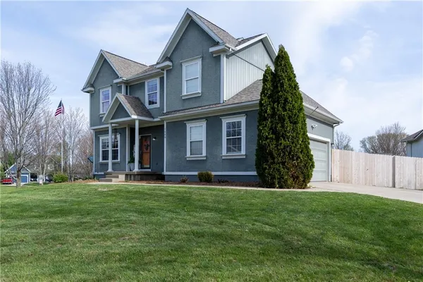 $395,000 | 1200 North 1st Street East, Louisburg, KS 66053