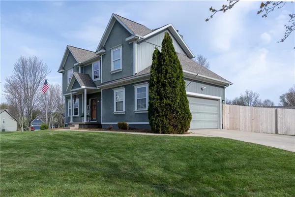 $395,000 | 1200 North 1st Street East, Louisburg, KS 66053