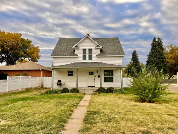 $299,900 | 304 South High School Avenue, Holyoke, CO 80734