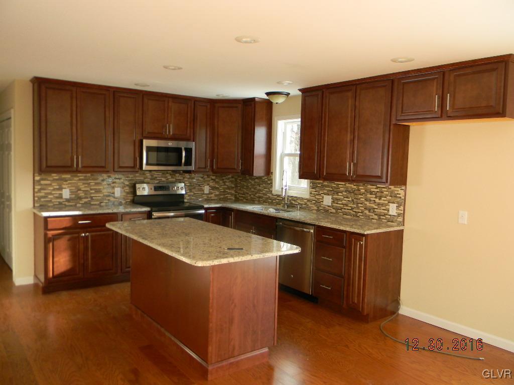 222 Blue Ridge Road Saylorsburg, PA 18353 - Photo 5 of 19 Kitchen
