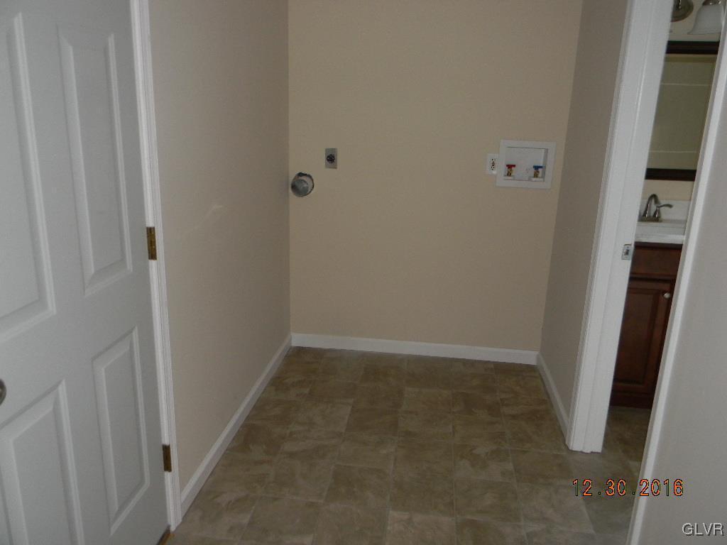 222 Blue Ridge Road Saylorsburg, PA 18353 - Photo 8 of 19 Laundry/mud room