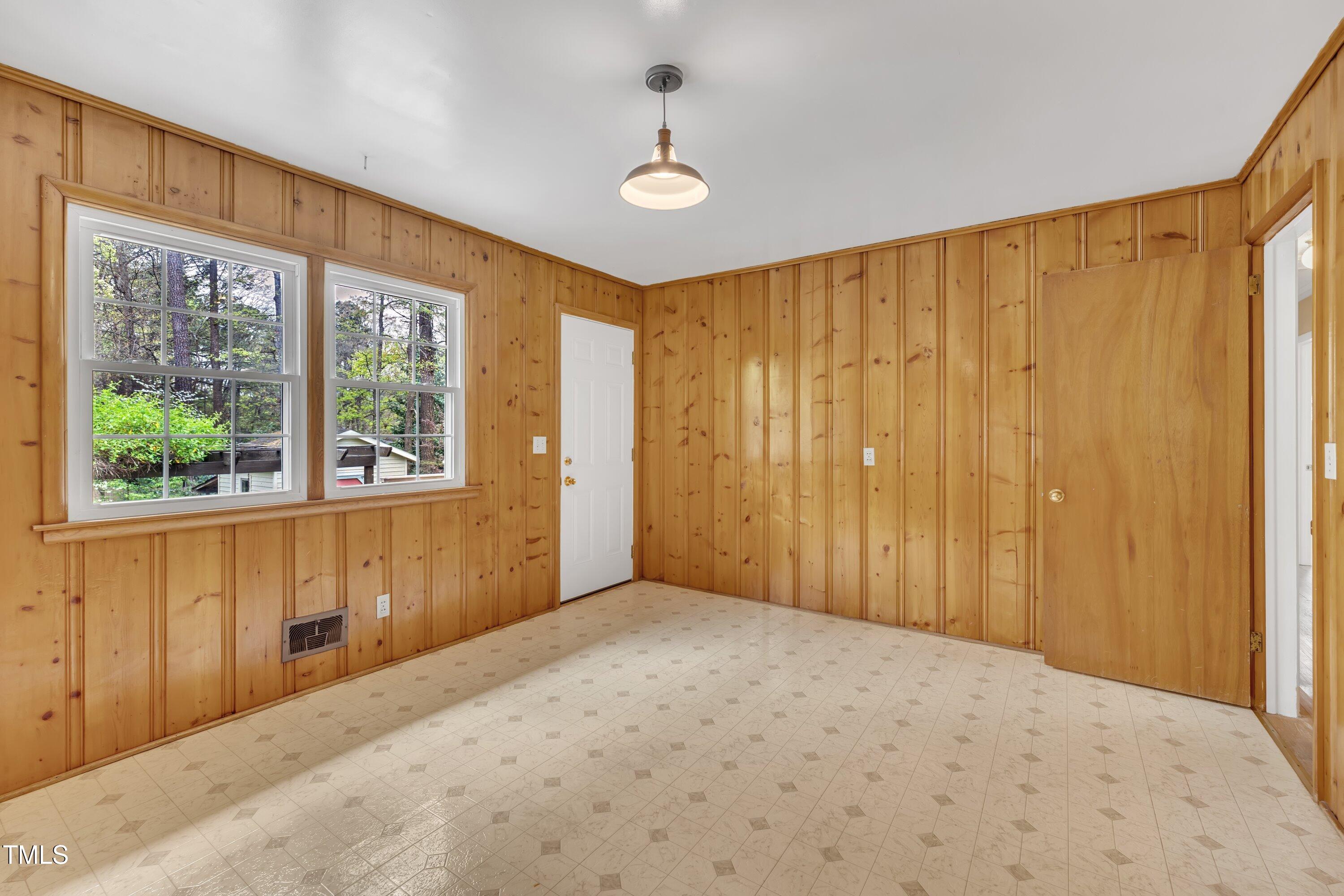 407 West Cornwall Road Cary, NC 27511 - Photo 13 of 34 19-407 W Cornwall Rd-13