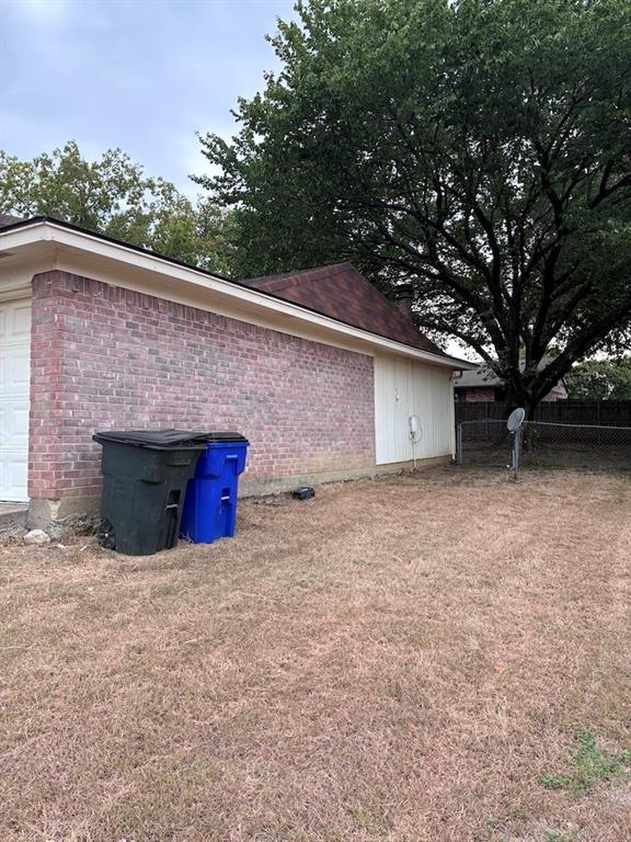 621 Dayton Road Mansfield, TX 76063 - Photo 3 of 14 Gallery Image 3