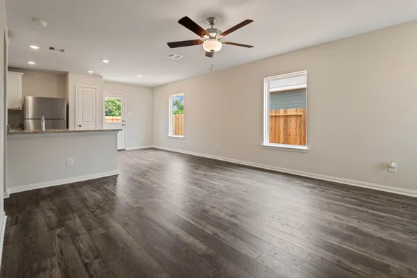 $1,950 | 372 Fastboy Lane, Waller, TX 77484