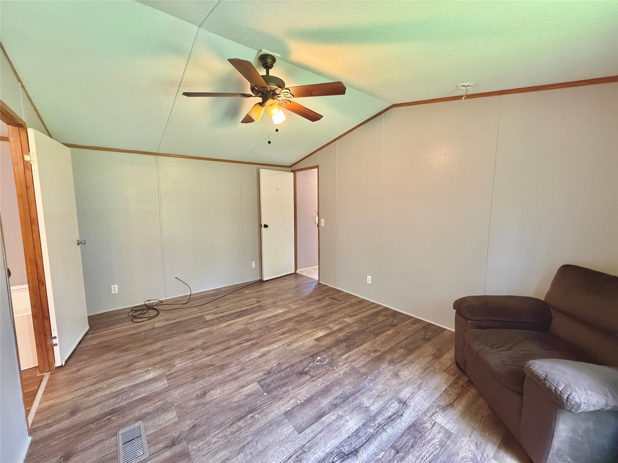 102 Western Way Angleton, TX 77515 - Photo 16 of 40