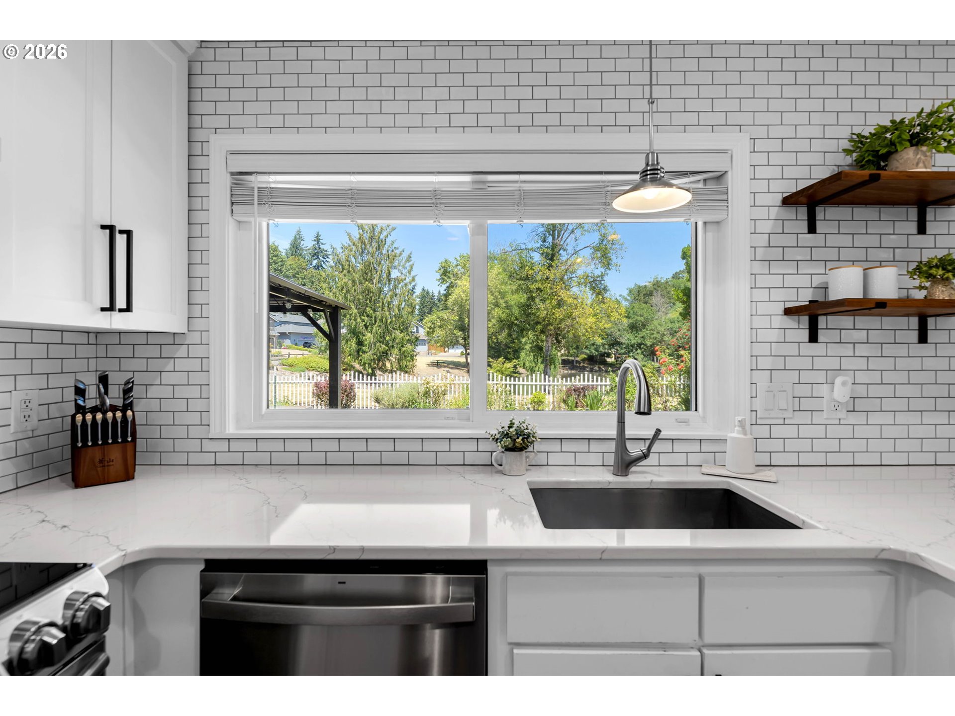 9047 Southwest Reiling Street Portland, OR 97224 - Photo 13 of 48