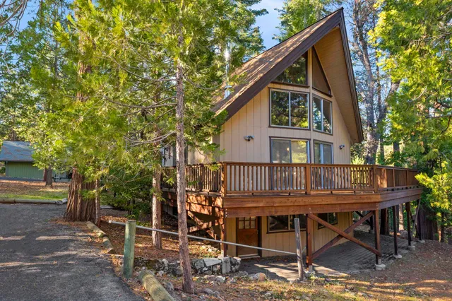 $379,700 | 23500 Lakewood Drive, Twain Harte, CA 95383