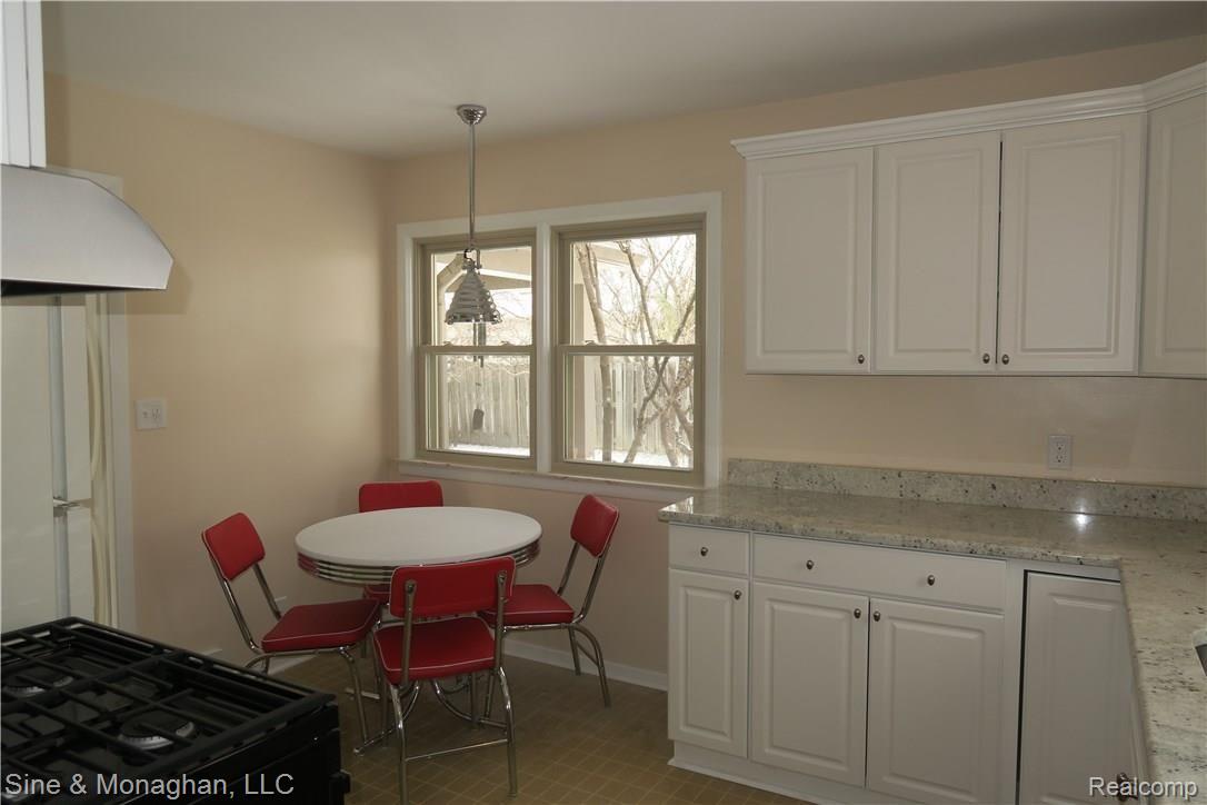 404 Roland Court Grosse Pointe, MI 48236 - Photo 10 of 20 IMG_3076.JPG