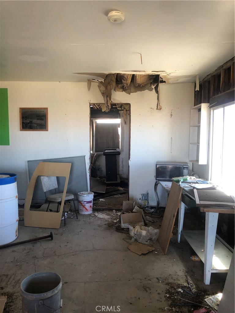 31875 Sapphire Road Lucerne Valley, CA 92356 - Photo 13 of 34