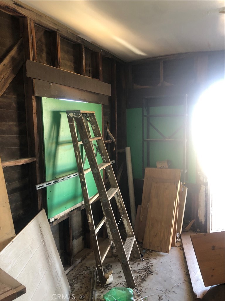 31875 Sapphire Road Lucerne Valley, CA 92356 - Photo 14 of 34