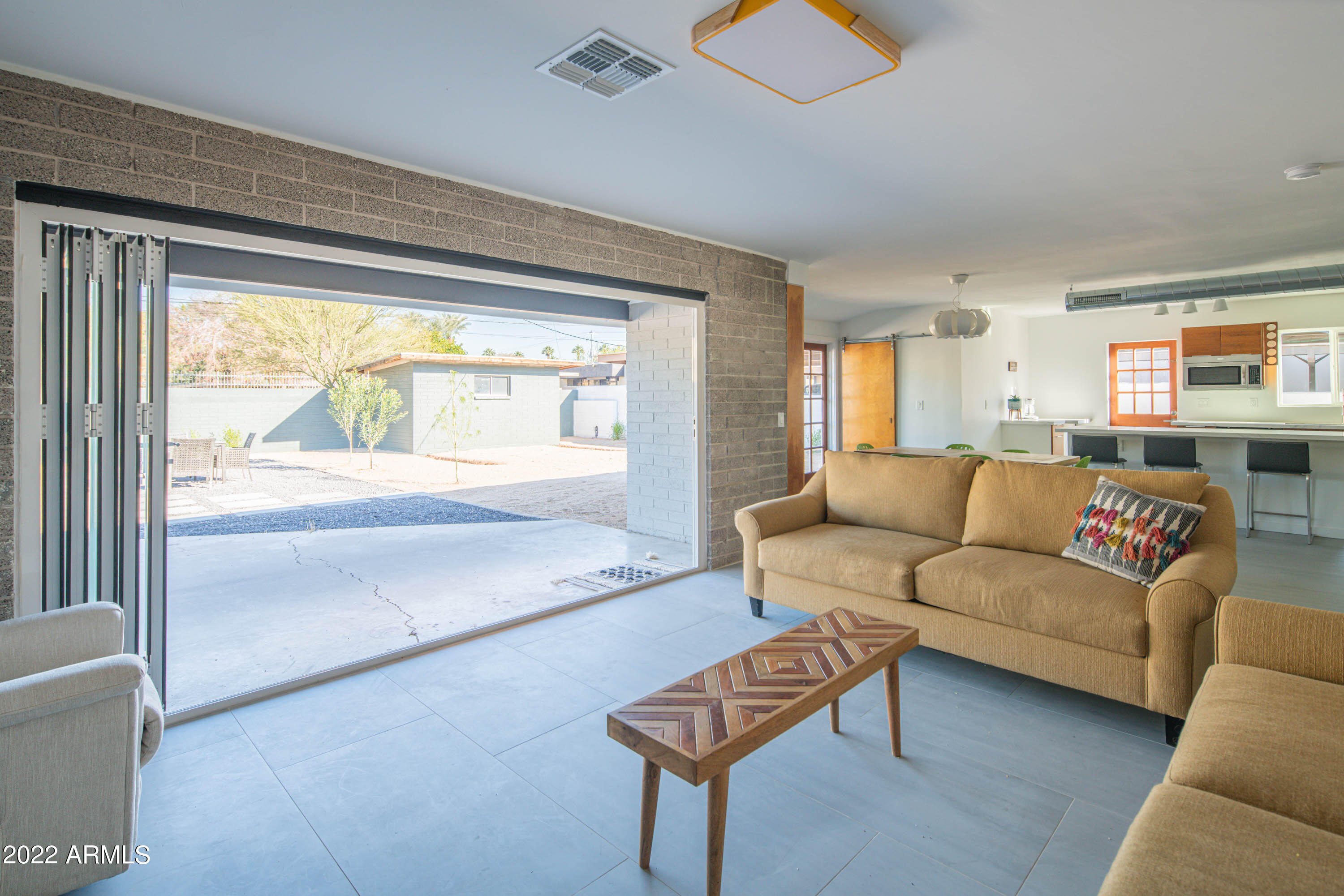 536 East Cheery Lynn Road Phoenix, AZ 85014 - Photo 17 of 35 Living 4