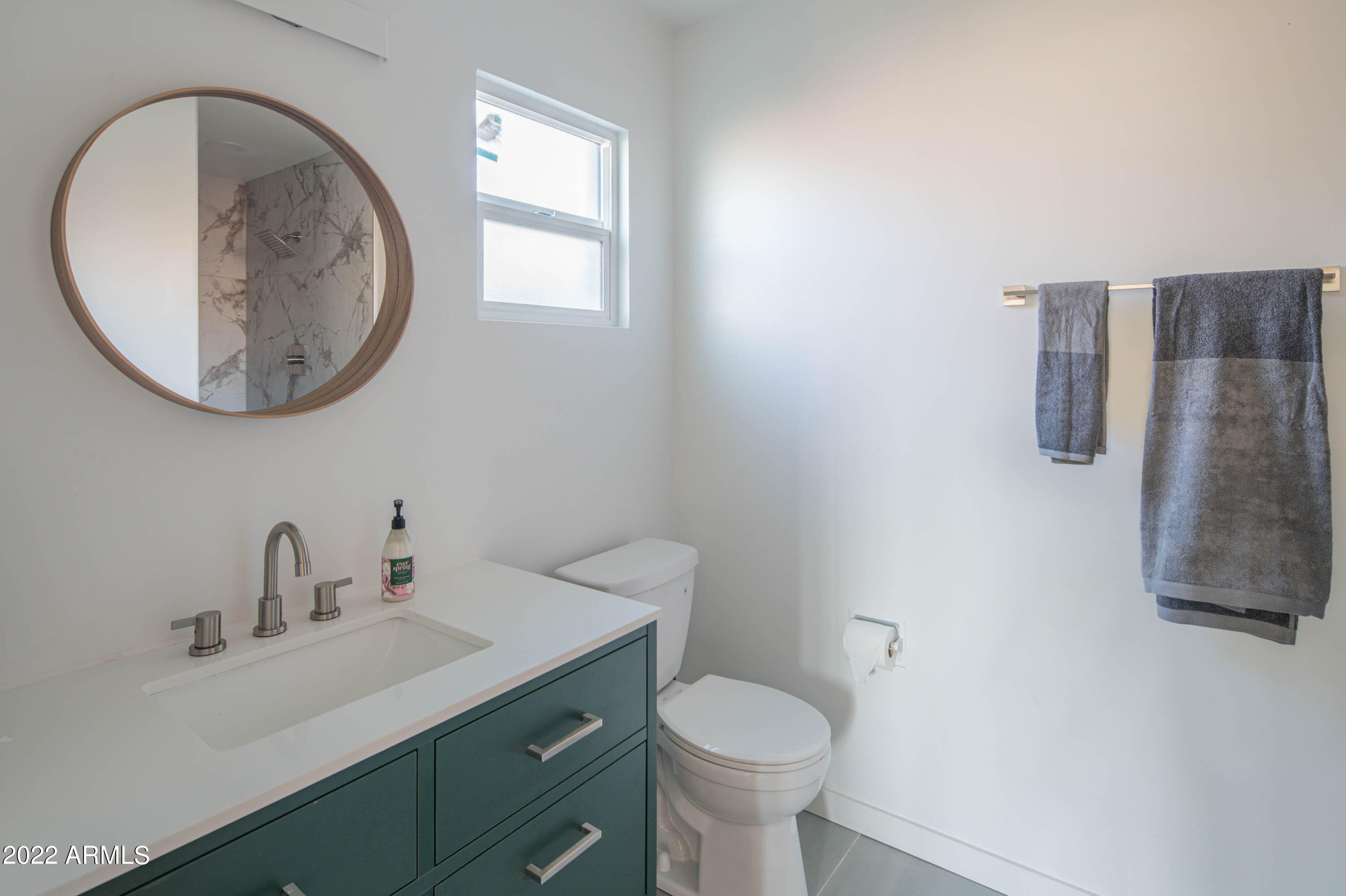536 East Cheery Lynn Road Phoenix, AZ 85014 - Photo 22 of 35 Bathroom