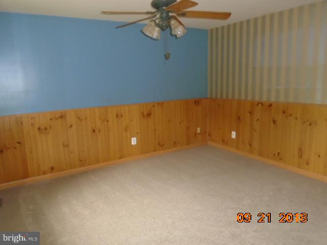 432 Salisbury Road Edgewater, MD 21037 - Photo 4 of 8 a view of room