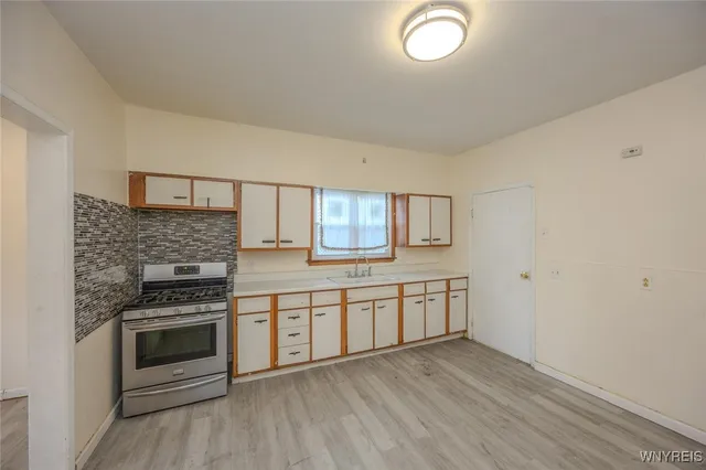 $1,300 | 62 Sweet Avenue, Buffalo, NY 14212