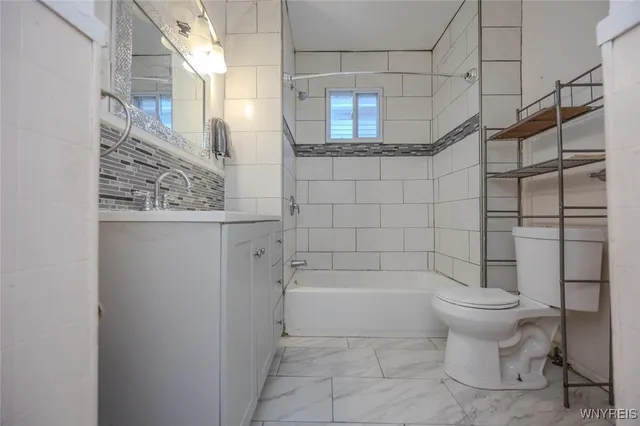 $1,300 | 62 Sweet Avenue, Buffalo, NY 14212