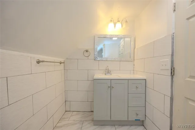 $1,300 | 62 Sweet Avenue, Buffalo, NY 14212