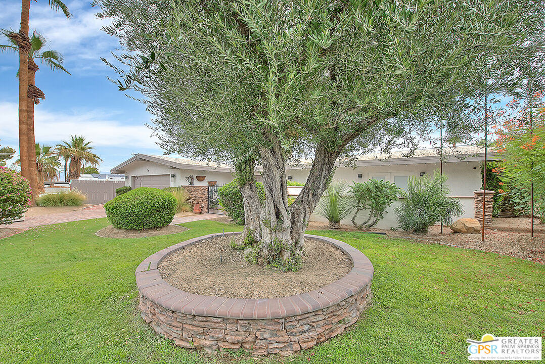 45700 Mountain View Avenue Palm Desert, CA 92260 - Photo 2 of 65