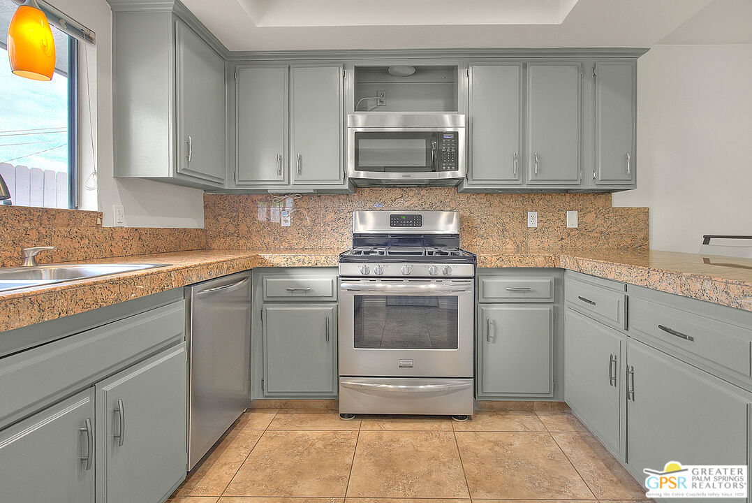 45700 Mountain View Avenue Palm Desert, CA 92260 - Photo 22 of 65