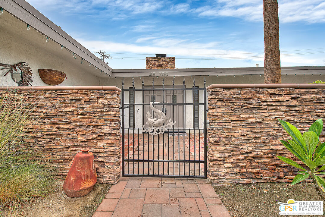 45700 Mountain View Avenue Palm Desert, CA 92260 - Photo 4 of 65