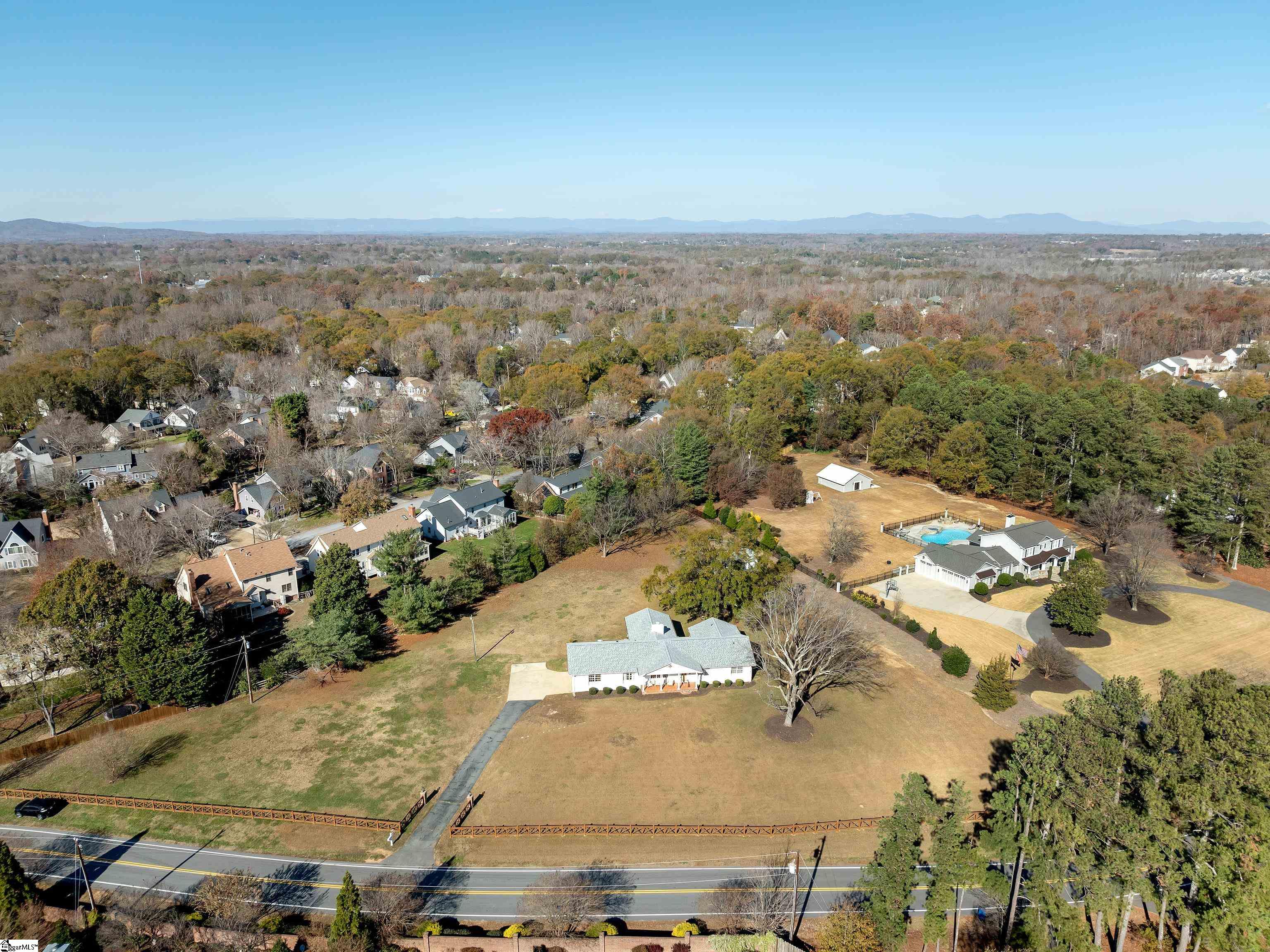 205 Hammett Road Greer, SC 29650 - Photo 2 of 30