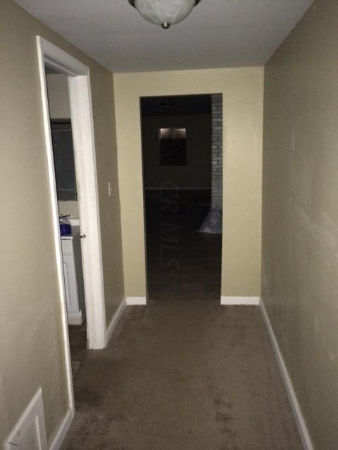 1324 Hart Road Columbus, OH 43223 - Photo 3 of 9