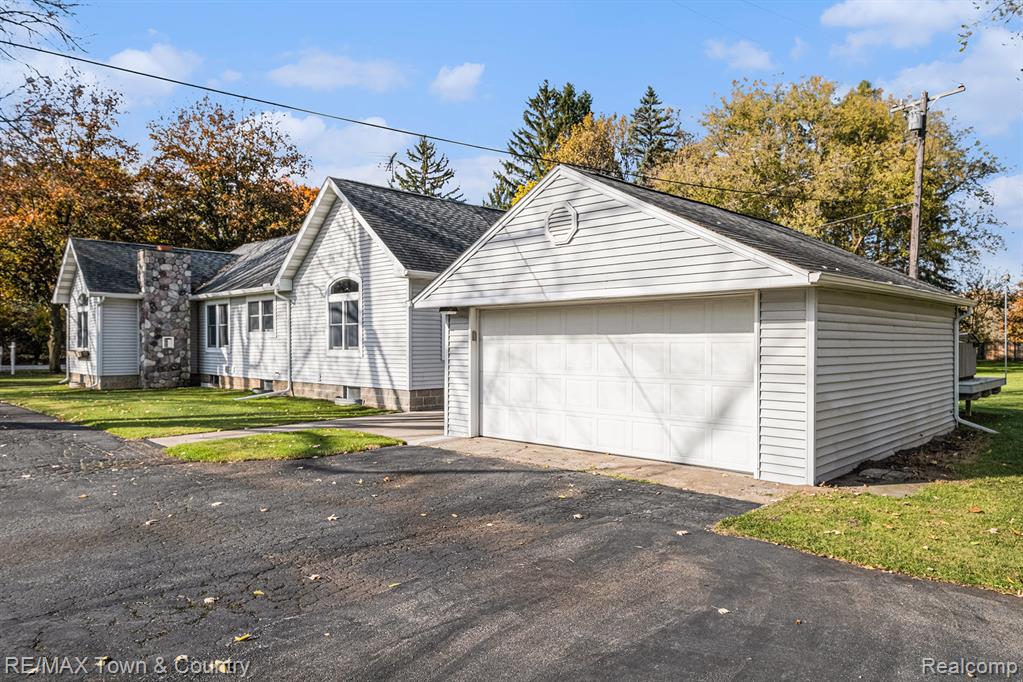 9072 North Linden Road Clio, MI 48420 - Photo 35 of 44