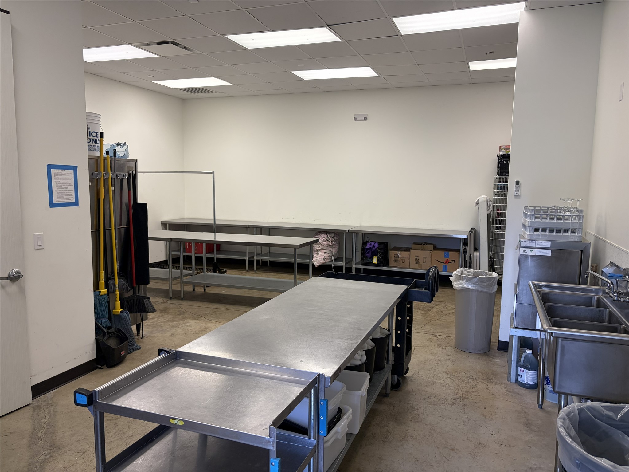 25566 Bradbury Road Hockley, TX 77447 - Photo 27 of 37 Full service kitchen for catering