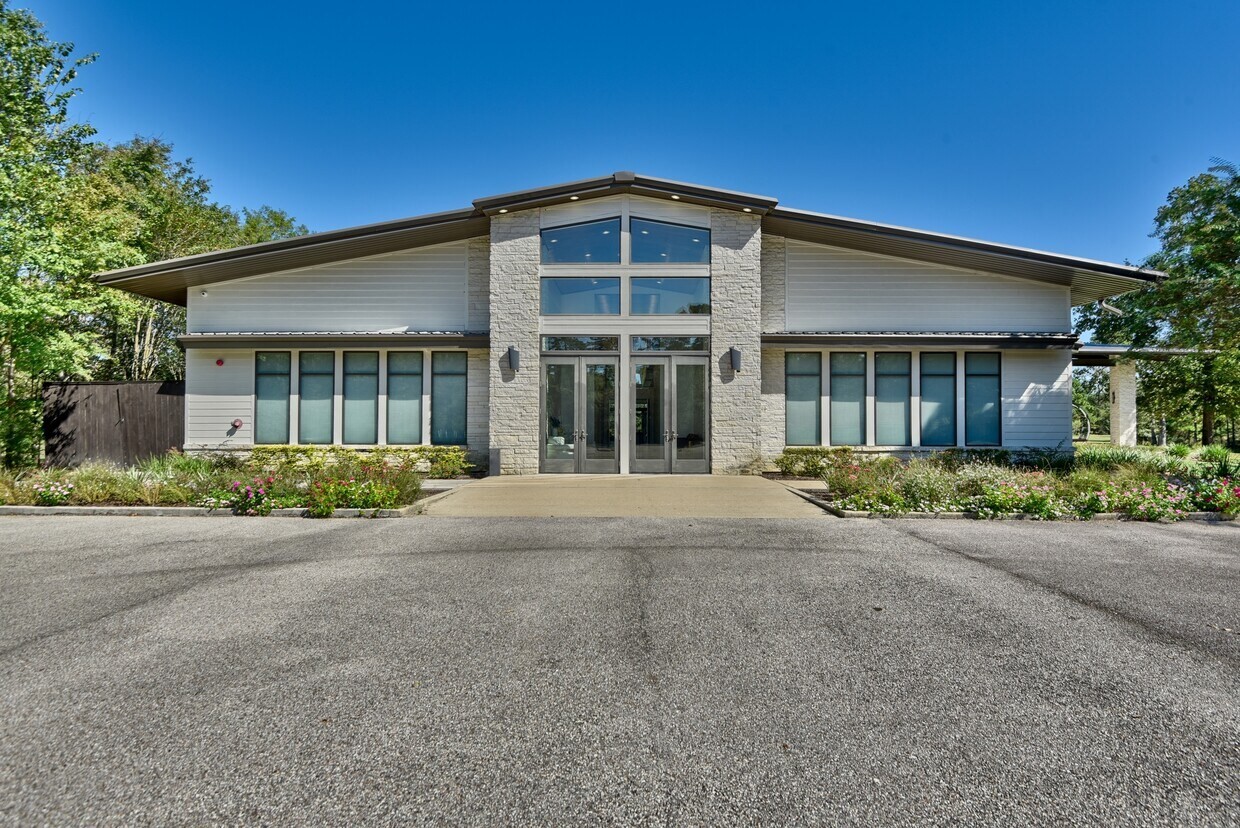 25566 Bradbury Road Hockley, TX 77447 - Photo 7 of 37 8936 SF offers ample room for all types of events.