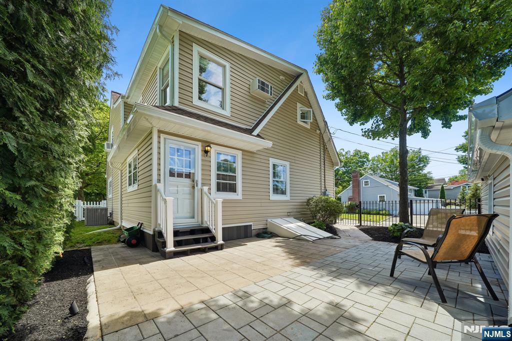 428 Fairfield Avenue Ridgewood, NJ 07450 - Photo 30 of 37