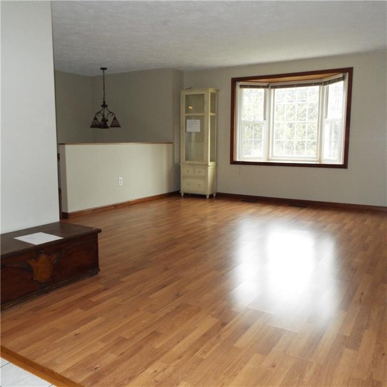 508 Aten Road Coraopolis, PA 15108 - Photo 8 of 25 Gallery Image 8
